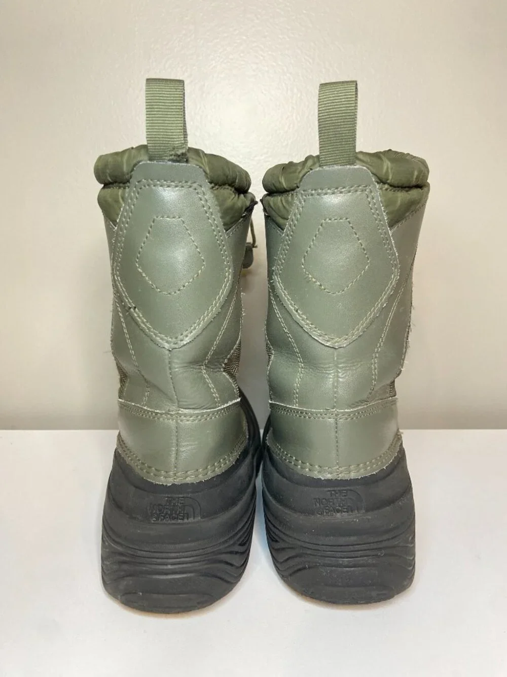 The North Face Alpenglow IV Waterproof Winter Snow Boots Kids Size 7